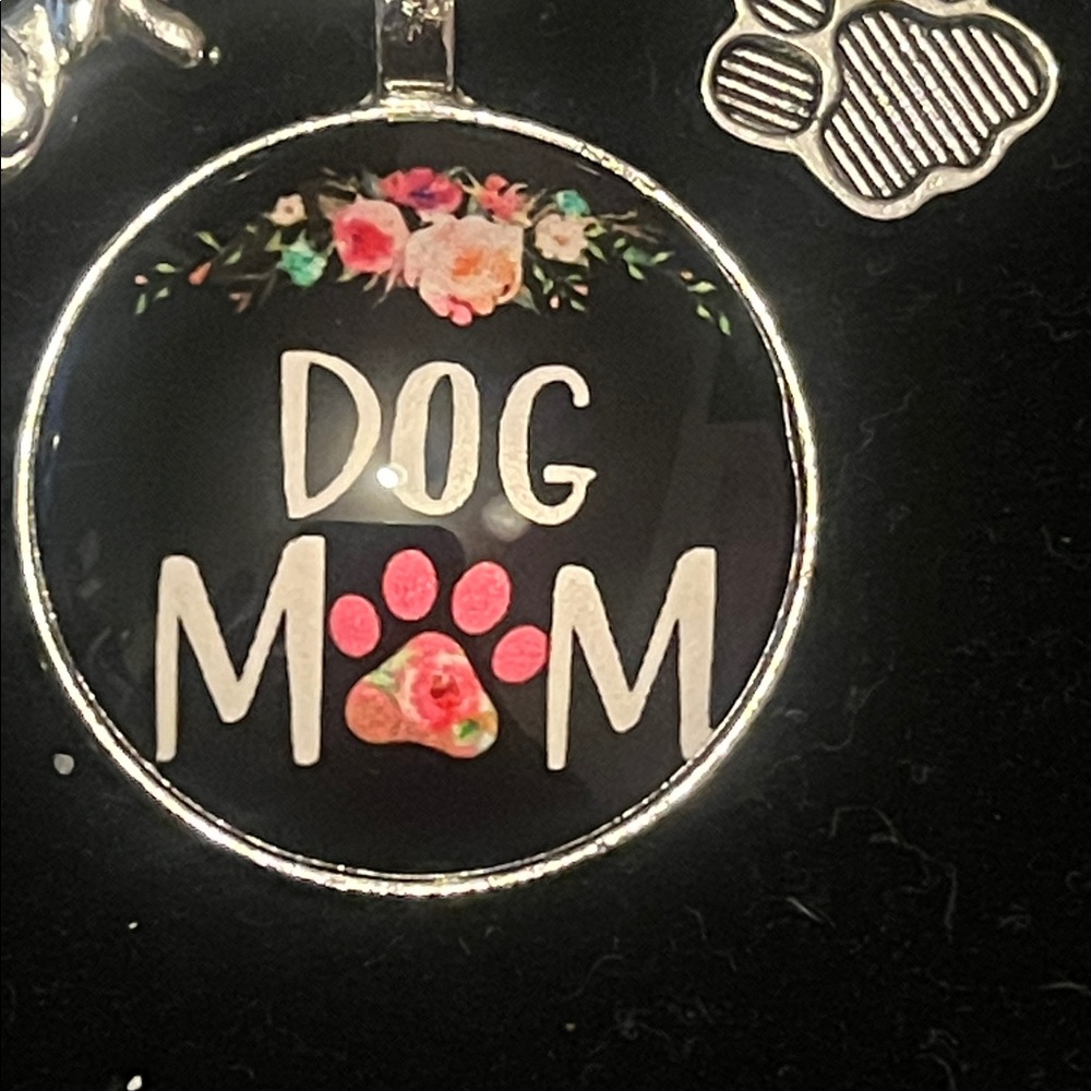 Dog Mom Keychain Pendant with Pink Paw Accent - Unbranded - Picture 3 of 8